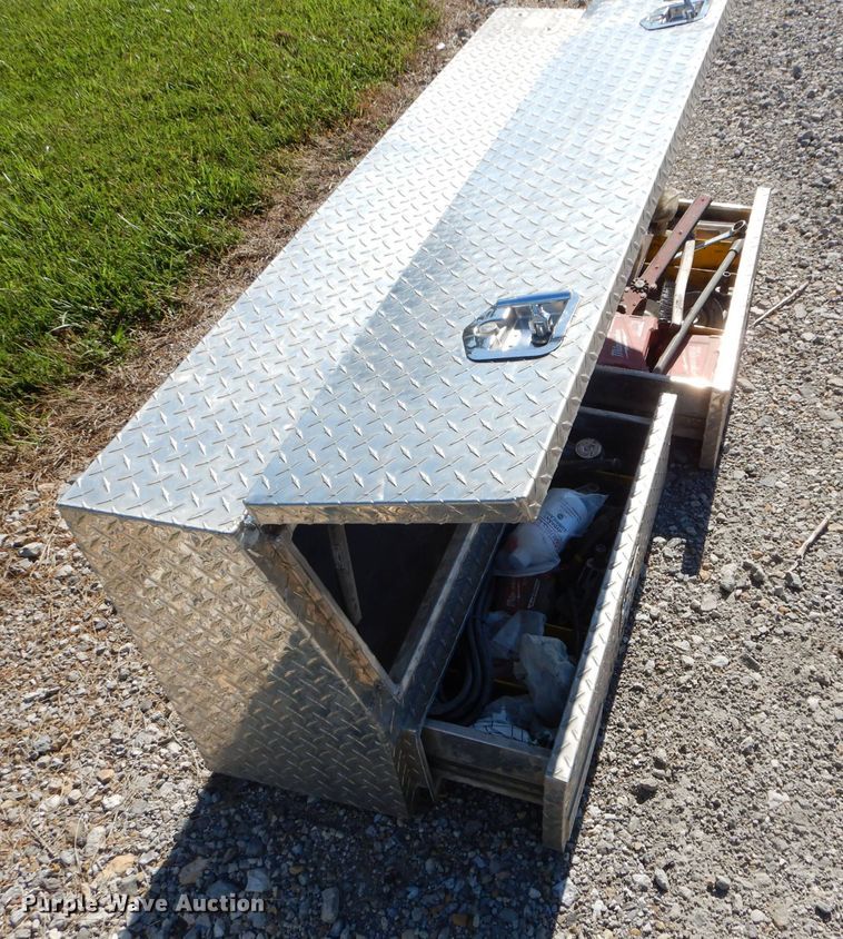 image for item JX9135 (2) toolboxes