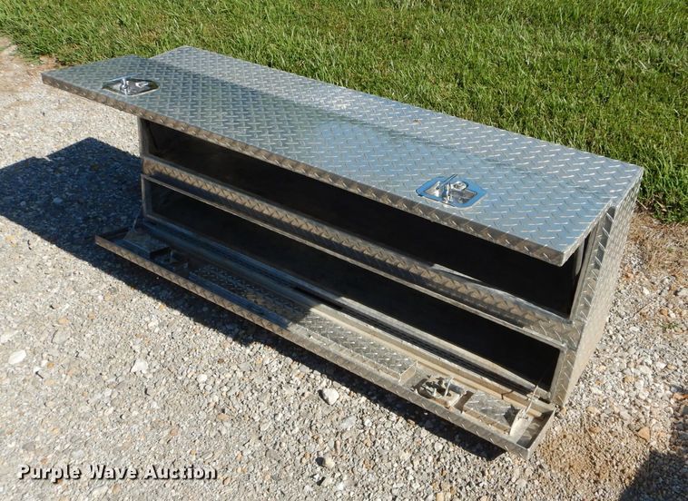 image for item JX9135 (2) toolboxes