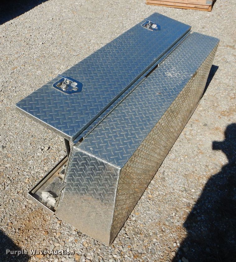 image for item JX9135 (2) toolboxes