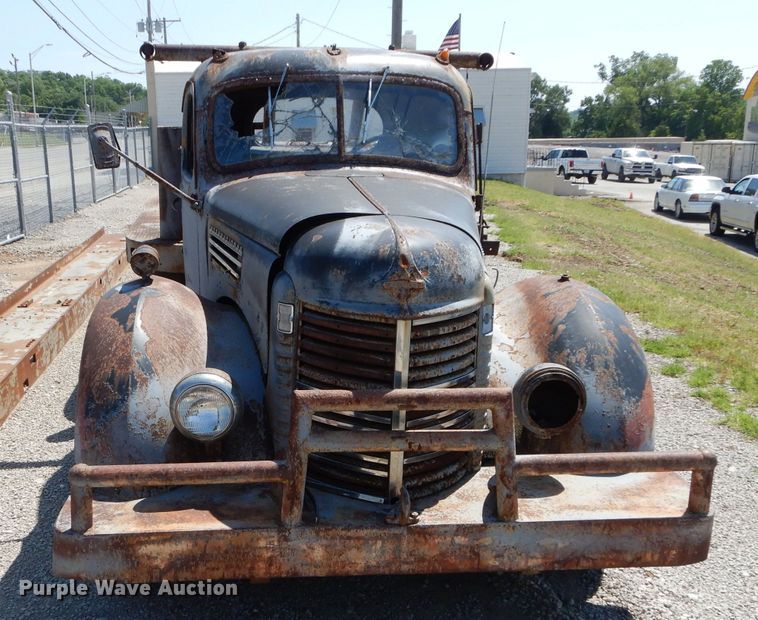 image for item JX9148 1946 International KS6-250  winch truck