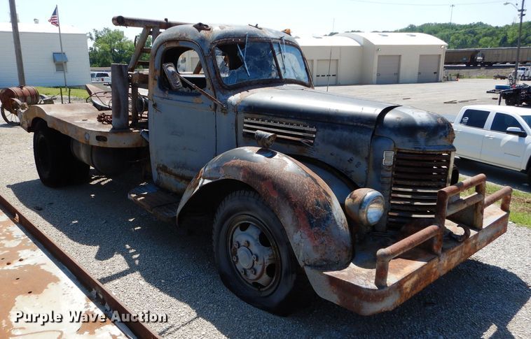 image for item JX9148 1946 International KS6-250  winch truck