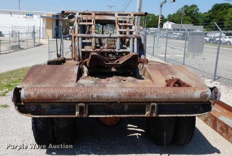 image for item JX9148 1946 International KS6-250  winch truck