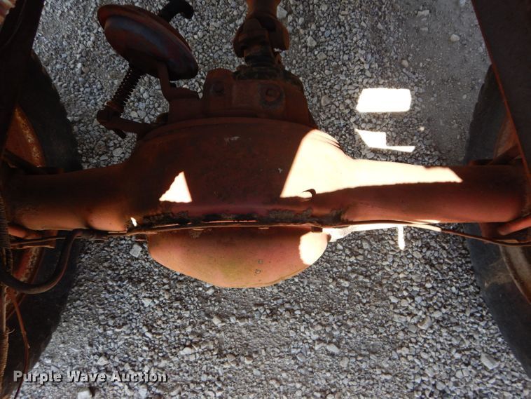 image for item JX9148 1946 International KS6-250  winch truck