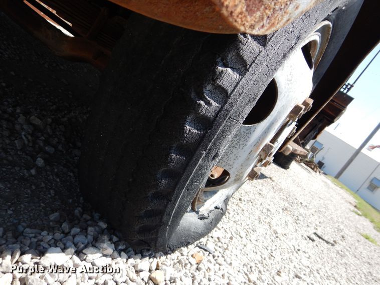 image for item JX9148 1946 International KS6-250  winch truck