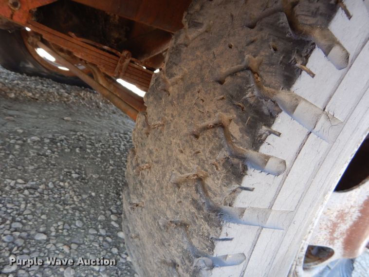 image for item JX9148 1946 International KS6-250  winch truck