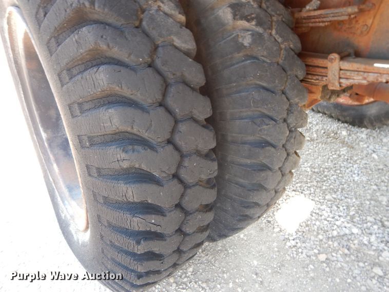 image for item JX9148 1946 International KS6-250  winch truck