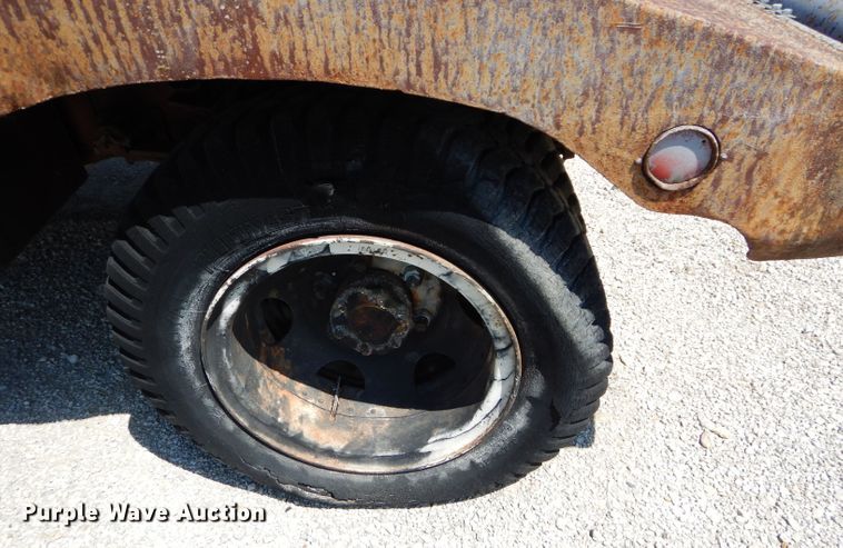 image for item JX9148 1946 International KS6-250  winch truck