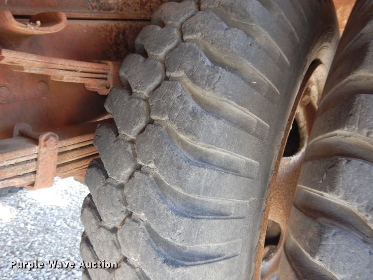 image for item JX9148 1946 International KS6-250  winch truck