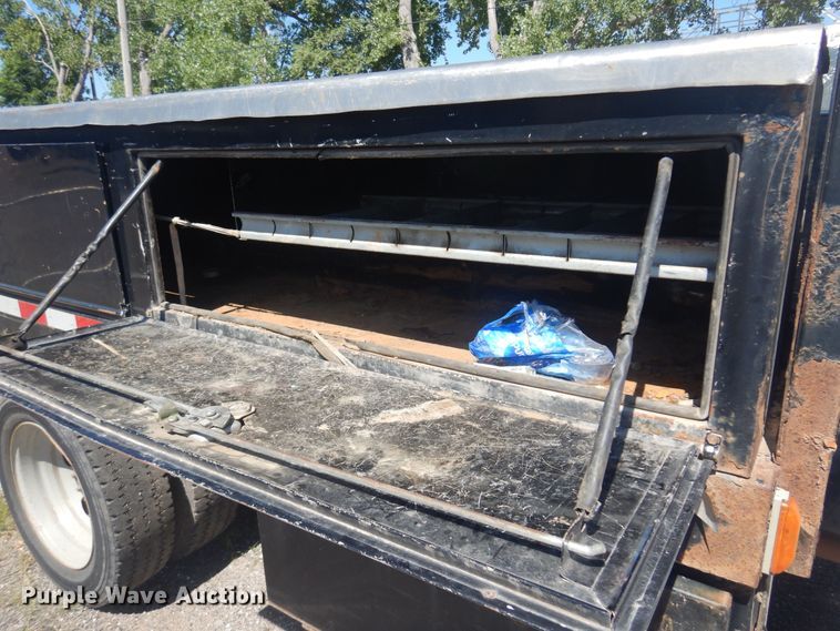 image for item KI9350 2009 Ford F550  flatbed truck