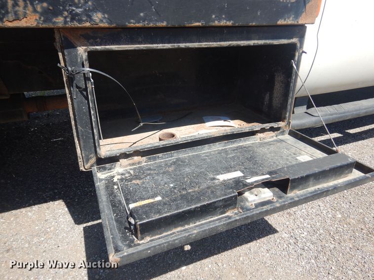 image for item KI9350 2009 Ford F550  flatbed truck