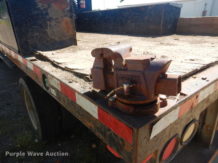 image for item KI9350 2009 Ford F550  flatbed truck