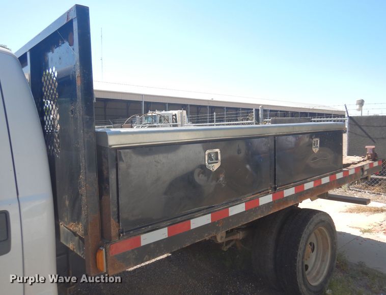 image for item KI9350 2009 Ford F550  flatbed truck