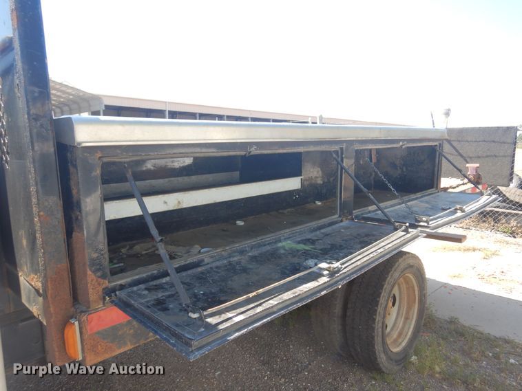 image for item KI9350 2009 Ford F550  flatbed truck