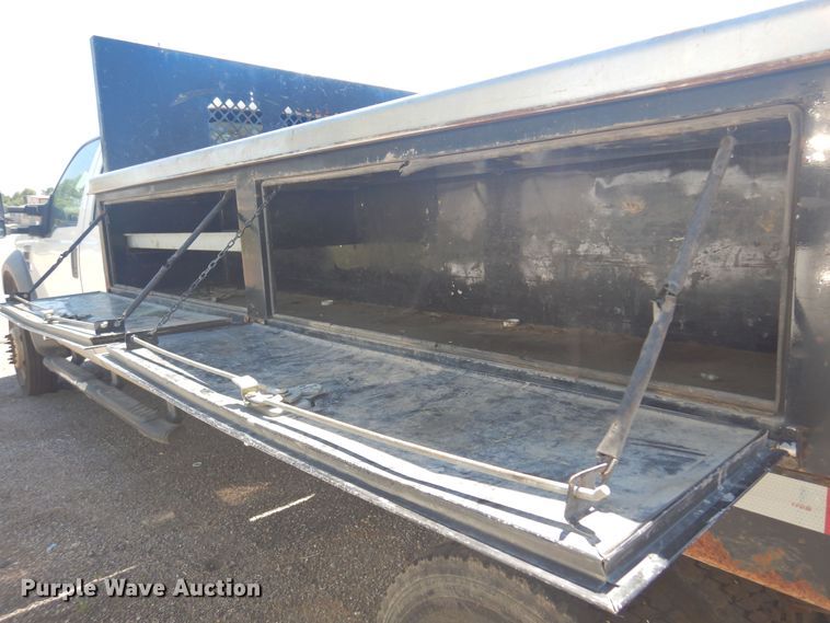 image for item KI9350 2009 Ford F550  flatbed truck