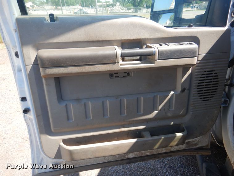 image for item KI9350 2009 Ford F550  flatbed truck