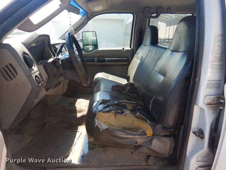 image for item KI9350 2009 Ford F550  flatbed truck