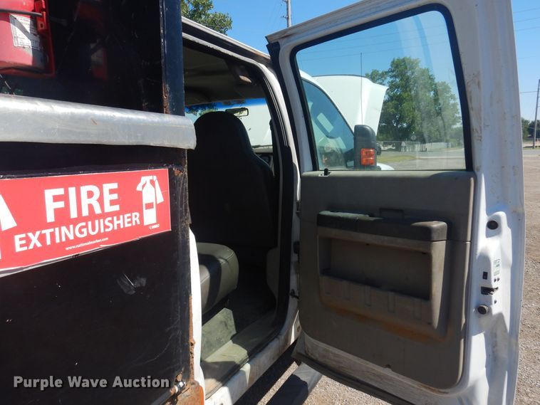 image for item KI9350 2009 Ford F550  flatbed truck