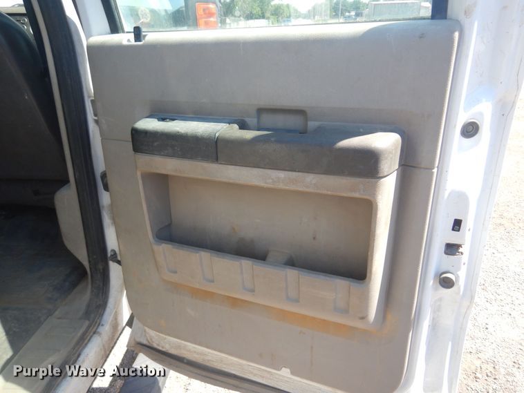 image for item KI9350 2009 Ford F550  flatbed truck