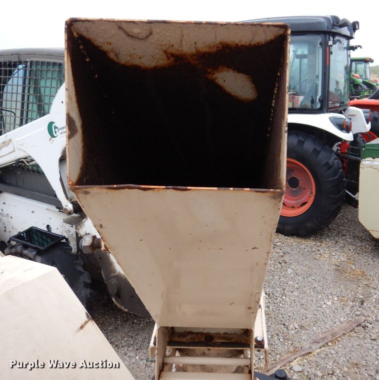 image for item KN9802 2005 Finn B40  straw blower