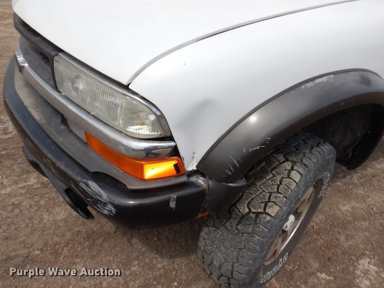 image for item KN9817 2003 Chevrolet S10  Ext. Cab pickup truck