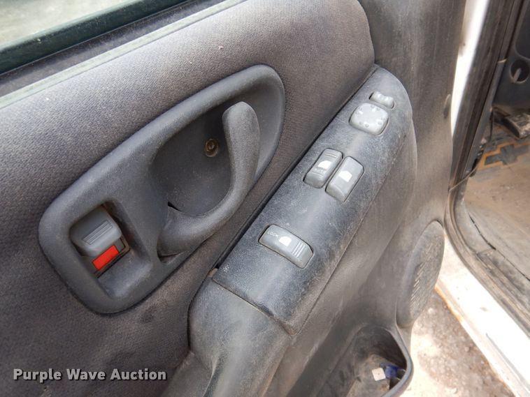 image for item KN9817 2003 Chevrolet S10  Ext. Cab pickup truck