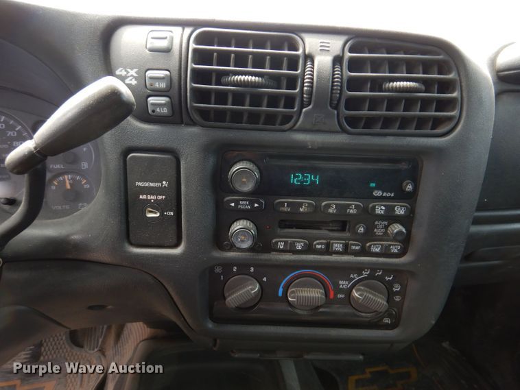 image for item KN9817 2003 Chevrolet S10  Ext. Cab pickup truck