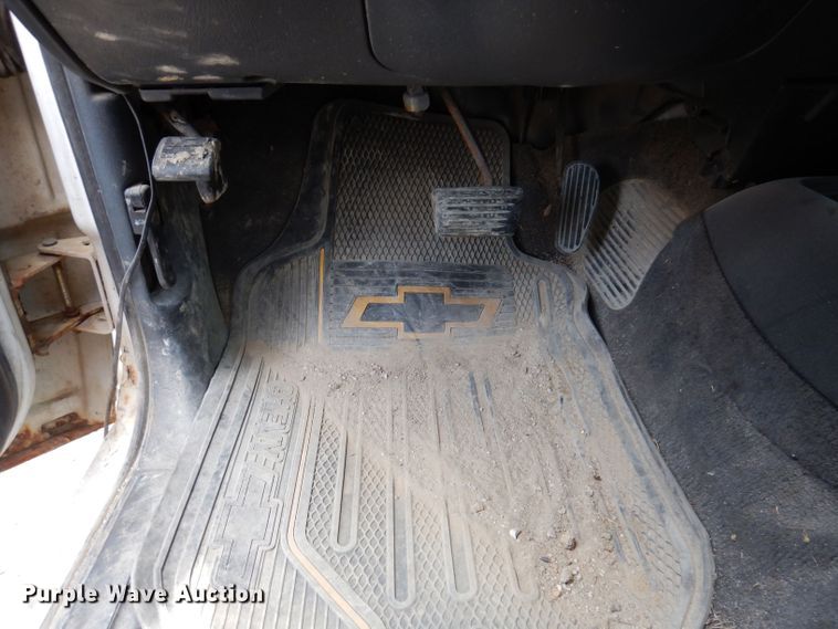 image for item KN9817 2003 Chevrolet S10  Ext. Cab pickup truck