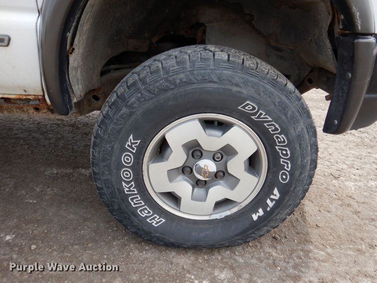 image for item KN9817 2003 Chevrolet S10  Ext. Cab pickup truck