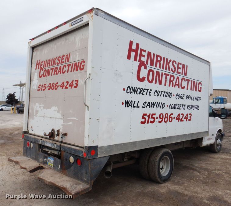 image for item KN9821 2011 Chevrolet Express G4500  box truck