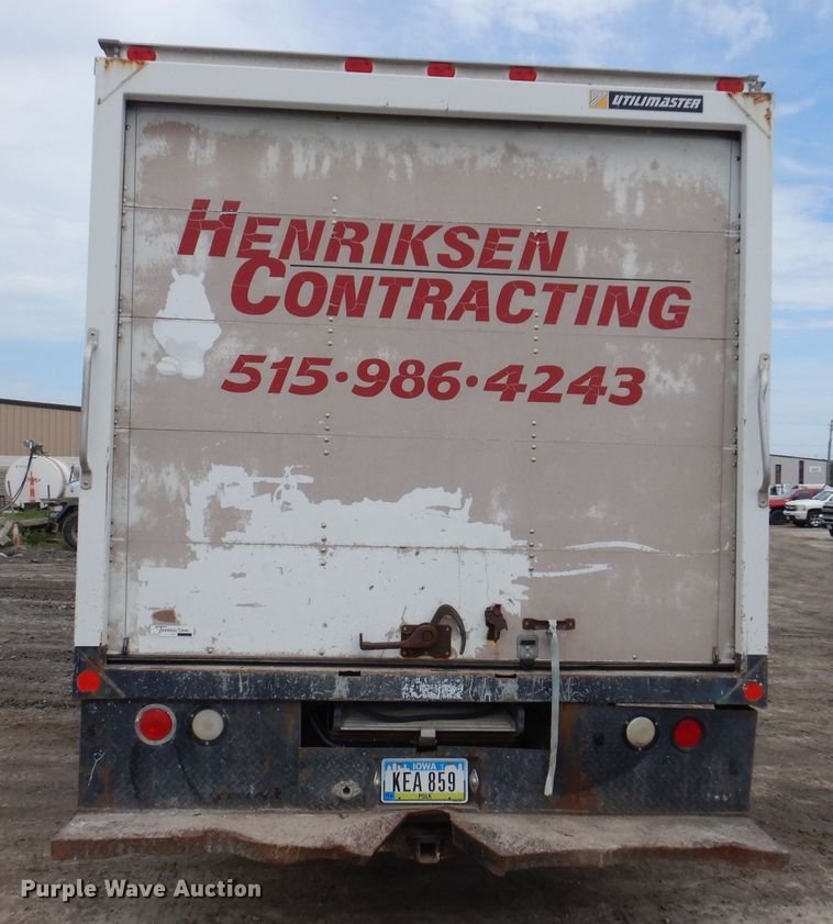 image for item KN9821 2011 Chevrolet Express G4500  box truck