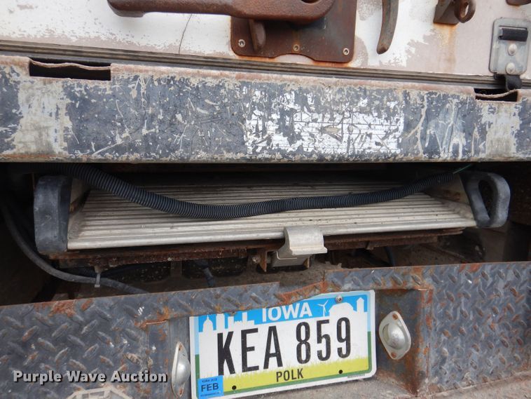 image for item KN9821 2011 Chevrolet Express G4500  box truck