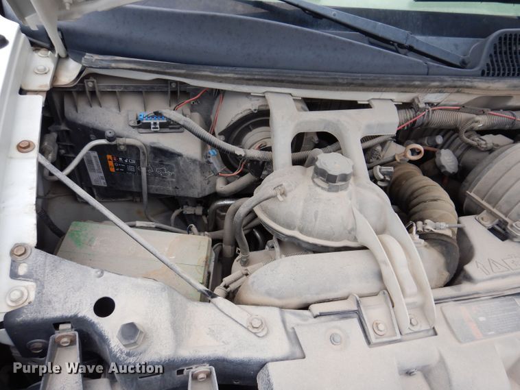 image for item KN9821 2011 Chevrolet Express G4500  box truck