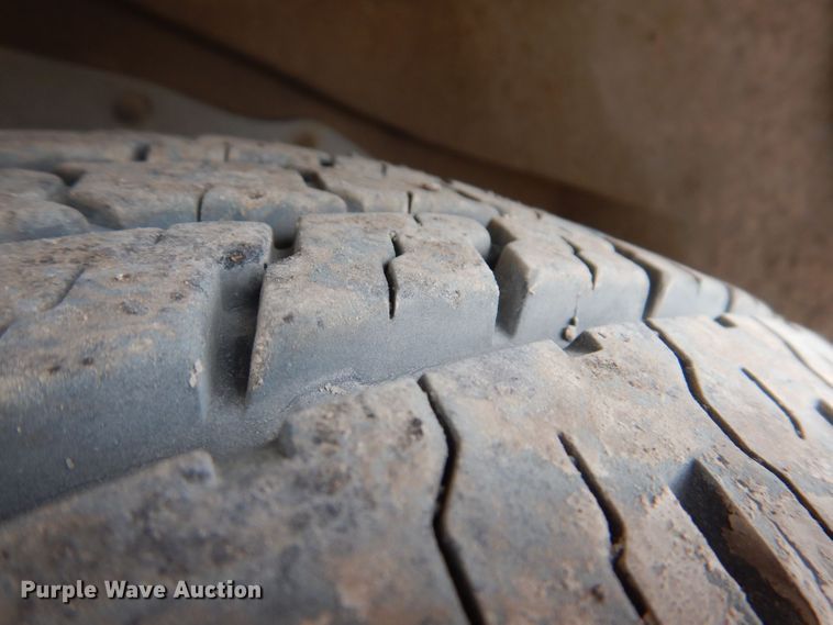 image for item KN9821 2011 Chevrolet Express G4500  box truck