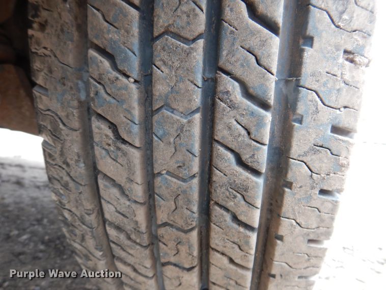 image for item KN9821 2011 Chevrolet Express G4500  box truck