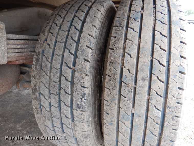 image for item KN9821 2011 Chevrolet Express G4500  box truck