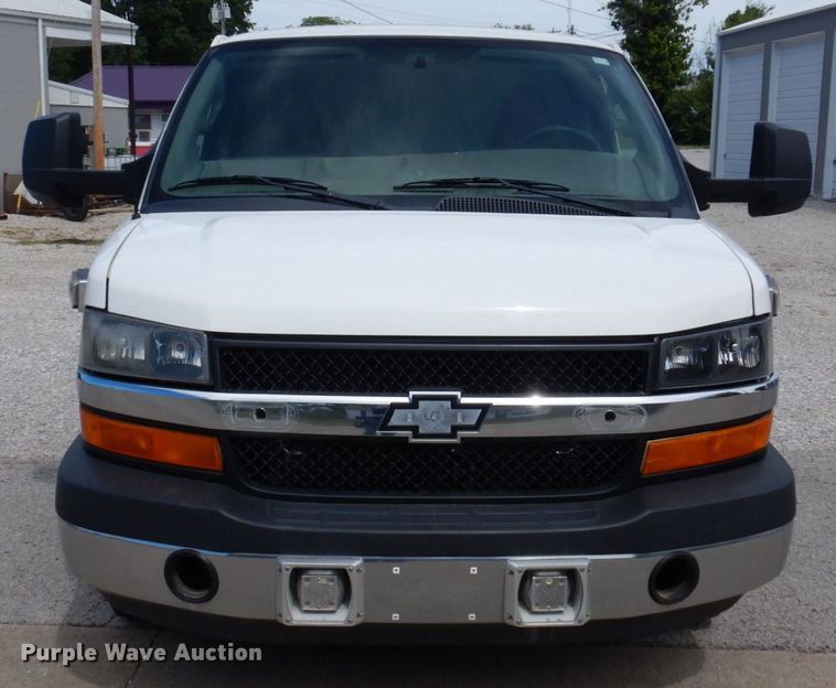 image for item KR9152 2016 Chevrolet Express G4500  van cab and chassis
