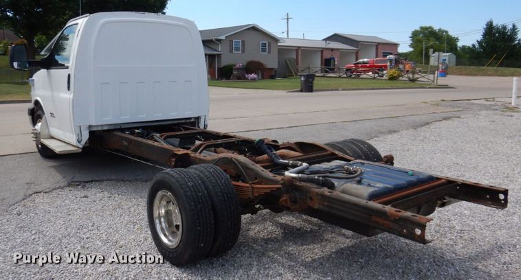 image for item KR9152 2016 Chevrolet Express G4500  van cab and chassis