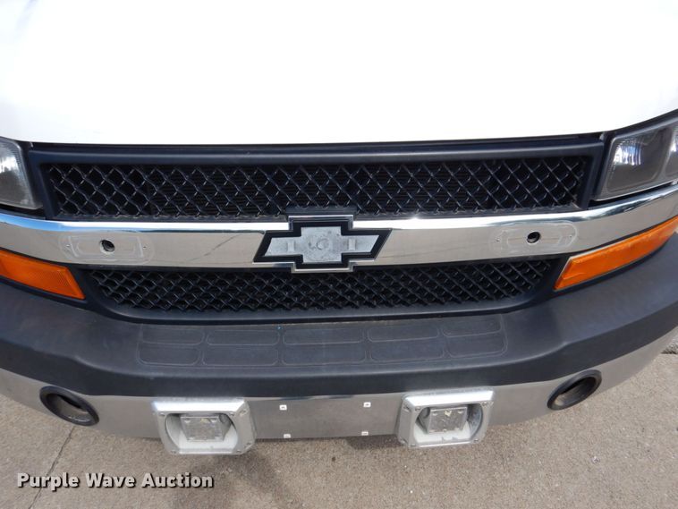 image for item KR9152 2016 Chevrolet Express G4500  van cab and chassis