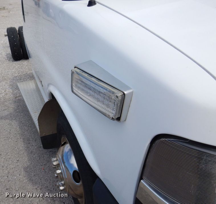 image for item KR9152 2016 Chevrolet Express G4500  van cab and chassis