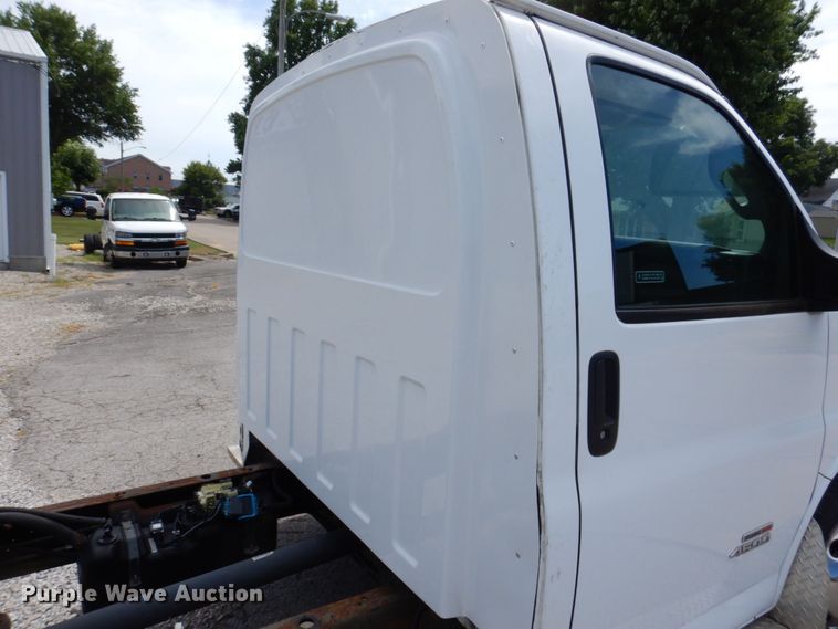 image for item KR9152 2016 Chevrolet Express G4500  van cab and chassis