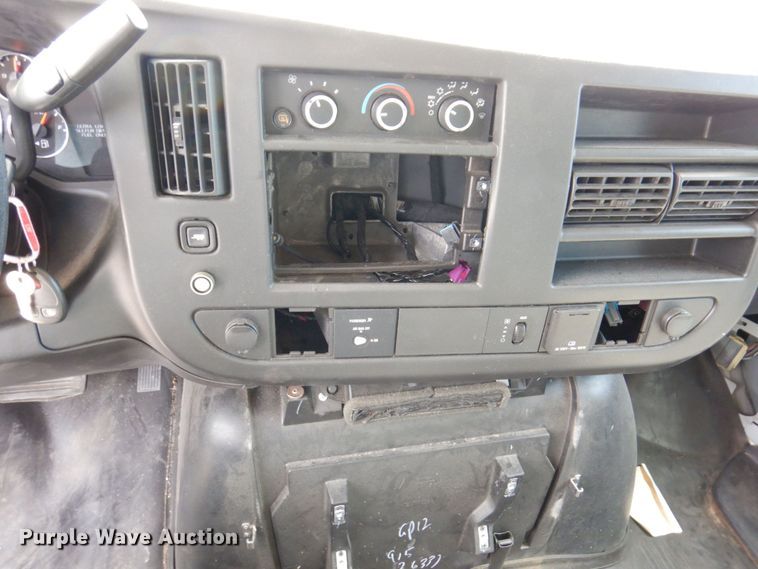 image for item KR9152 2016 Chevrolet Express G4500  van cab and chassis