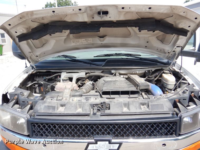 image for item KR9152 2016 Chevrolet Express G4500  van cab and chassis