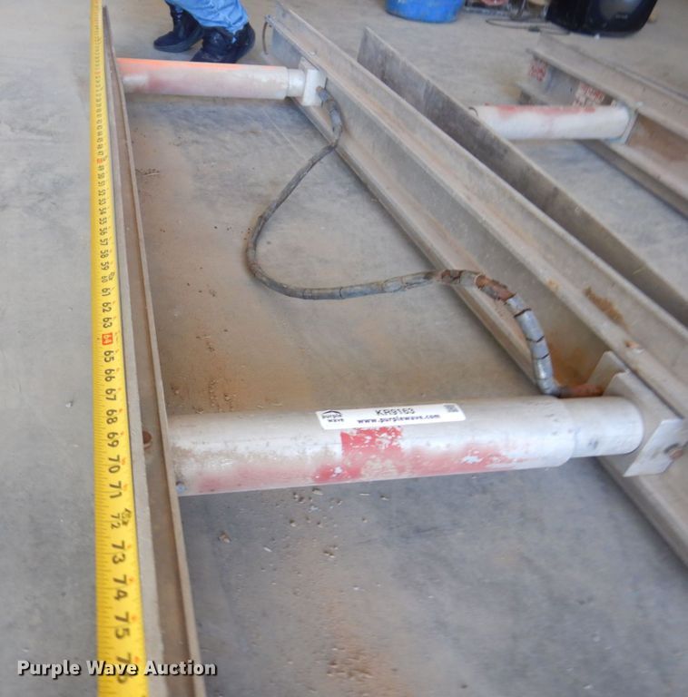 image for item KR9163 (3) trench shoring jacks