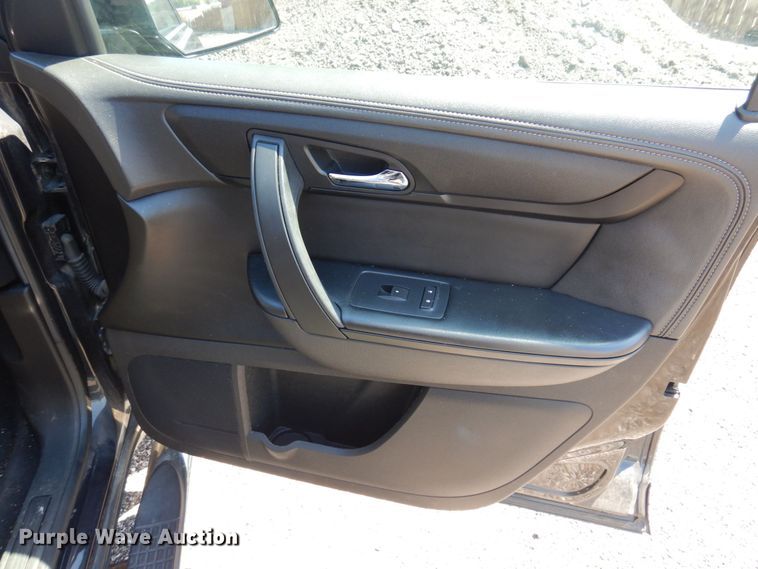 image for item KR9164 2013 Chevrolet Traverse LT  SUV