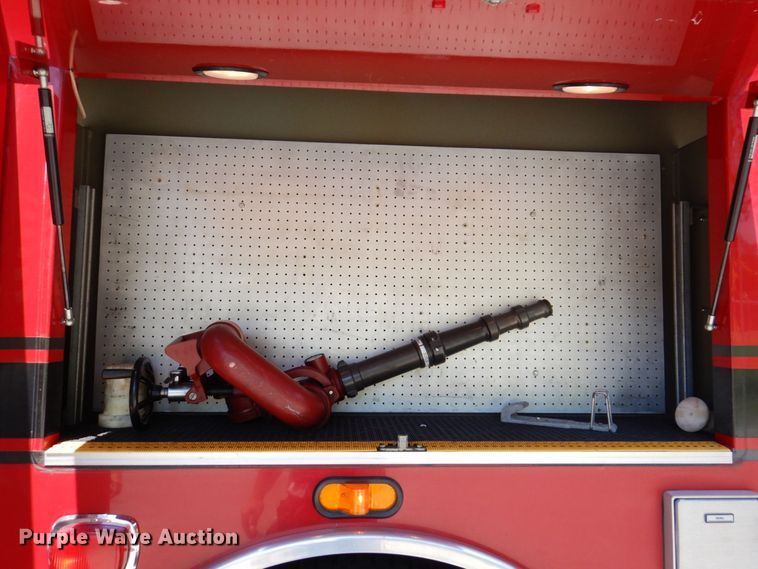 image for item KR9168 2000 HME 1871  pumper fire truck