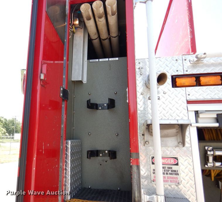 image for item KR9168 2000 HME 1871  pumper fire truck