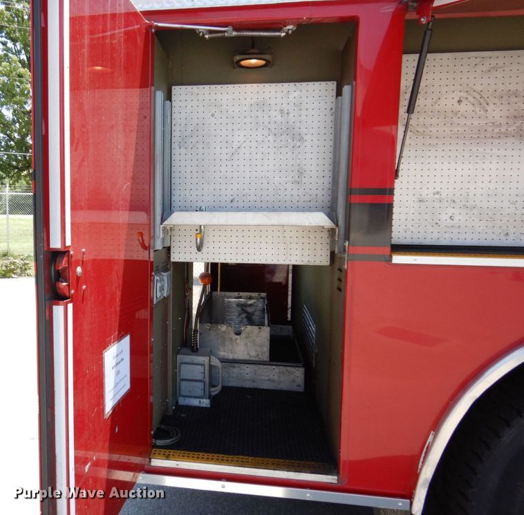 image for item KR9168 2000 HME 1871  pumper fire truck