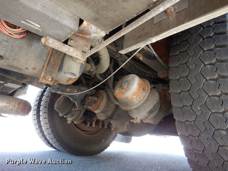 image for item KR9168 2000 HME 1871  pumper fire truck