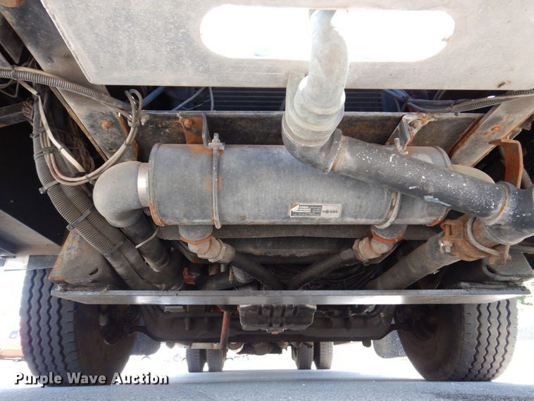 image for item KR9168 2000 HME 1871  pumper fire truck