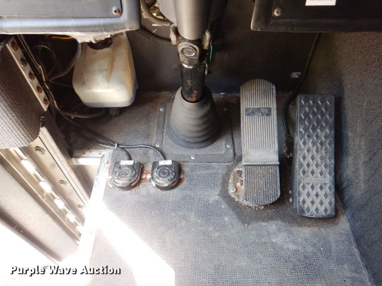 image for item KR9168 2000 HME 1871  pumper fire truck